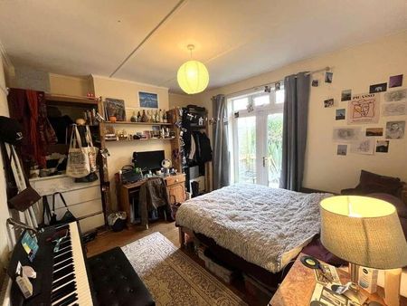 Penryn, TR10 - Photo 5