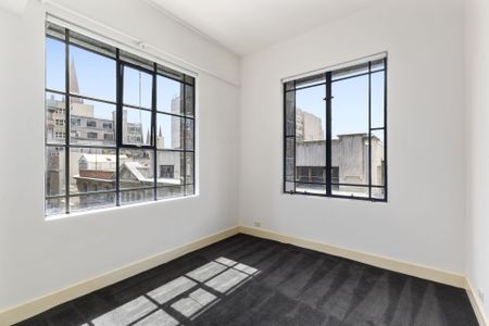 UNSURPASSED PENTHOUSE CBD APARTMENT IN SOUGHT AFTER LOCATION - Photo 4