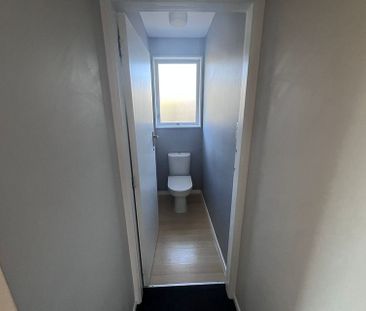 Perfect school location. Recently renovated. - Photo 3