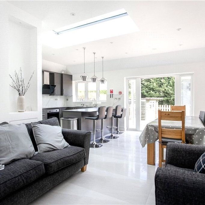 Elmside, Guildford, Surrey, GU2 7SH - Photo 1