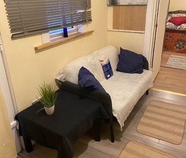 1 Bed Flat, Beechcroft Avenue, NW11 - Photo 2