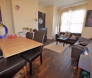 1 bedroom House Share in Hyde Park, Leeds - Photo 1
