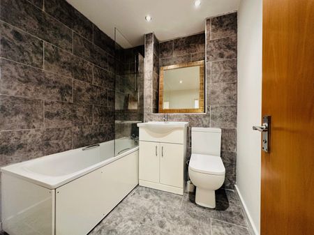 Trafalgar Court, Barking, IG11 - Photo 5