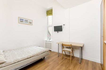 Flat 23 West Cromwell Road, Earls Court SW5 9QL - Photo 2