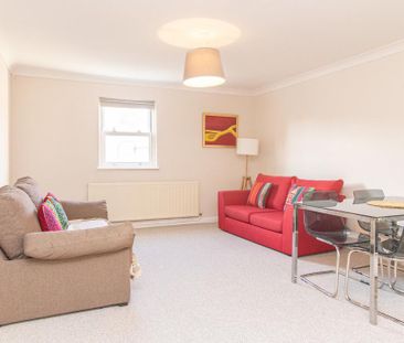 2 bedroom apartment to rent - Photo 2