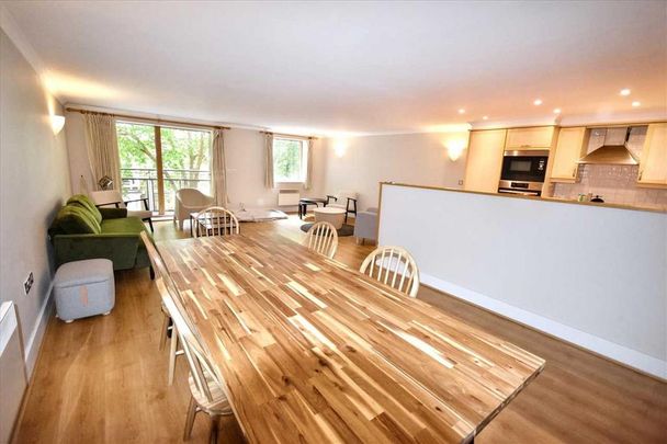 2 bedroom flat to rent - Photo 1