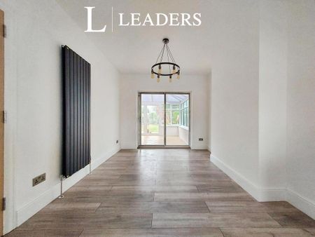 3 bedroom semi-detached house to rent - Photo 3