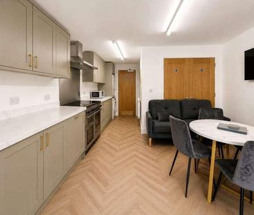 Royal Oak Road, Woking, Surrey, GU21 - Photo 3