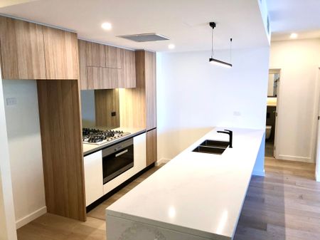 Executive Style Apartment in the Heart of the City - Photo 3