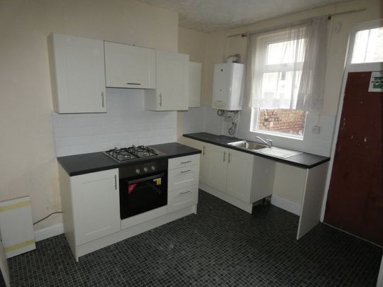 2 Bed Terraced House, Spreadbury St, M40 - Photo 1