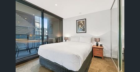 Fully Furnished City Home - Photo 2