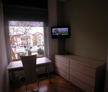 FLATmix.de / Komplett möbliertes Zimmer mit eigener Küche in PB-Mitte - Photo 1