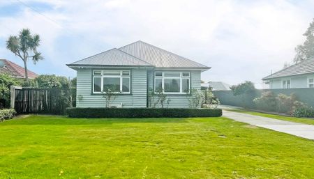 Conveniently Located & Plenty of Room - Photo 5