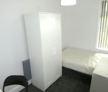 5 bedroom semi-detached house to rent - Photo 6