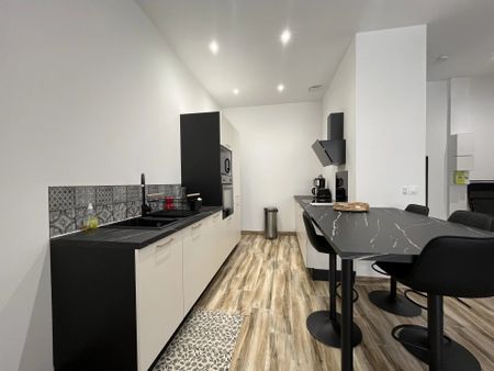 Location Appartement 3 pièces 82m² VALENCE 26000 - Photo 3