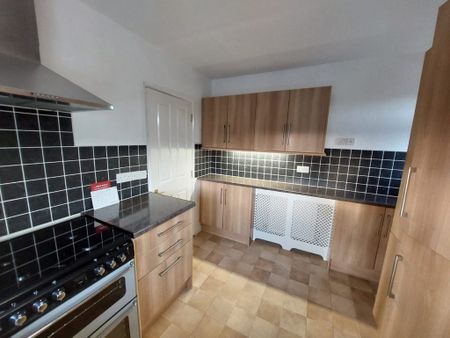 2 Bedroom Flat / Apartment - Kingsfield, Bursledon - Photo 2