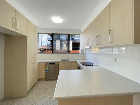 Perfectly Positioned Renovated Apartment! - Photo 4