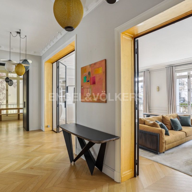 Location Appartement 8 pièces Meublé 263m² PARIS 7ème - Photo 1