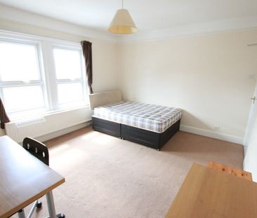 4 Bed Terraced House, St. Peters Road, RG6 - Photo 6