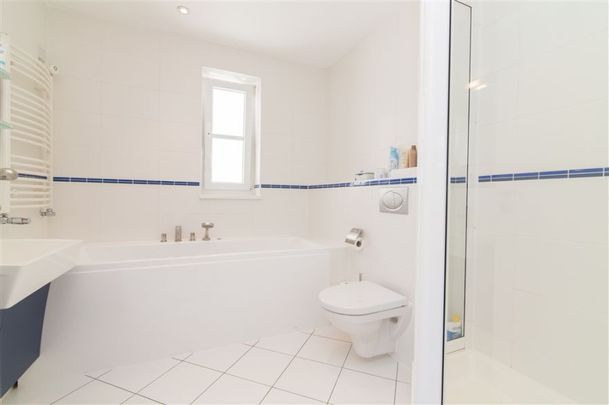 5 Bedroom Detached To Let - Photo 1