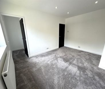 2 Bedroom Semi Detached Available Arranging tenancy - Photo 6