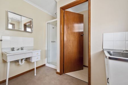 Neat & Tidy 2-Bed Unit - Photo 5