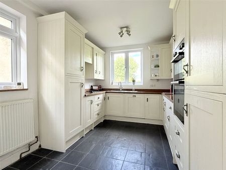 The Ridgeway, Mill Hill - Photo 3