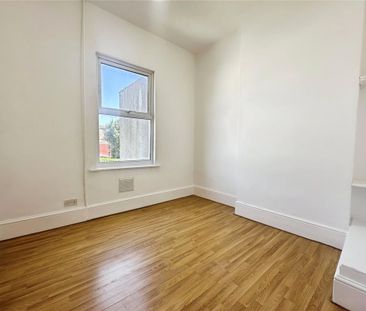 4 bedroom terraced house to rent - Photo 6