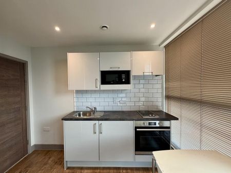 Studio to rent - Photo 3