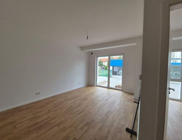 Erstbezug nach Sanierung - Schicke 2-Zimmer mit Parkett, Balkon u. Fußbodenheizung - Foto 1
