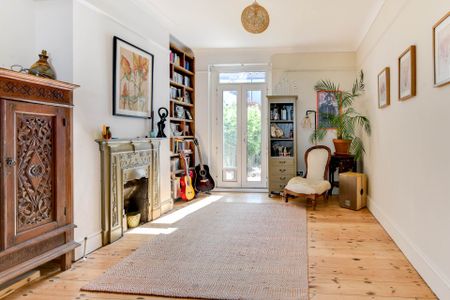 Price From £1,500 pw - Available Now - Furnished - Photo 2