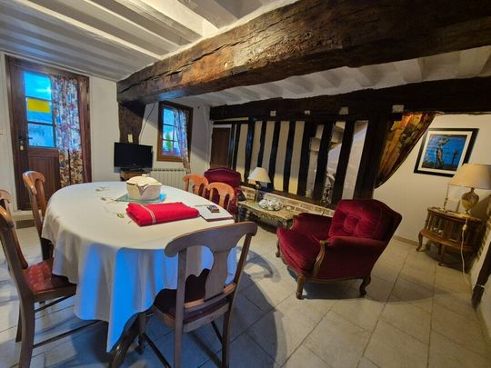 À louer maison historique au cœur du Bec-Hellouin ! - Photo 1