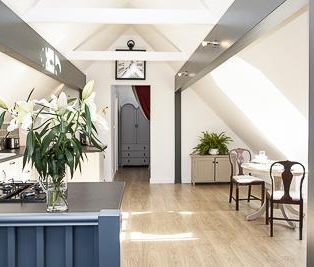 1 bedroom coach house to rent - Photo 2