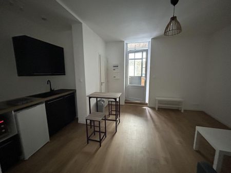 Location Appartement 1 pièce Meublé 31m² LE CREUSOT 71200 - Photo 3