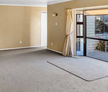 KELVIN GROVE - 3 BEDROOM - Photo 4