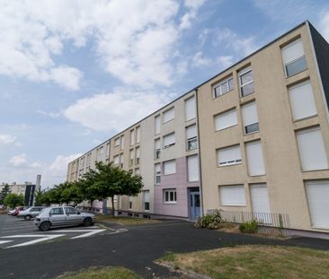 Location Appartement 4 pièces 76 m² Buzançais - Photo 1