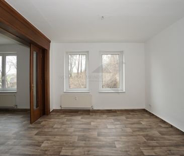 Große 2-Raum-Wohnung mit tollen Holztüren, Tageslichtbad und Abstellkammer - Photo 4