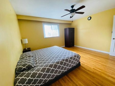 For Lease - 130 Surbray Grove, Mississauga, Ontario - Photo 4
