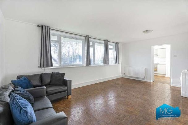 Alan Lodge, Nether Street, Finchley Central, London, N3 - Photo 1