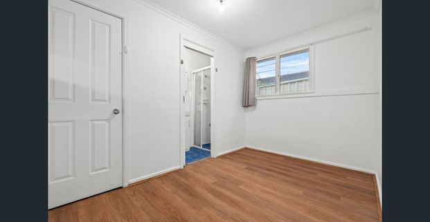 Spacious 3-Bedroom Home with Granny Flat and Pool - Photo 1