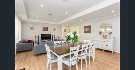 Where Comfort Meets Contemporary Style - Photo 3