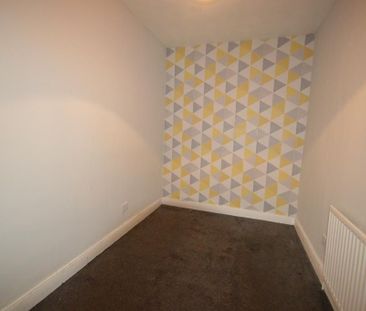 3 bedroom flat to rent - Photo 5