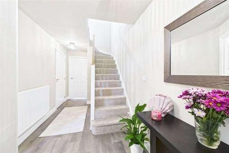 Wheat Street, Finchwood Park, Wokingham, Berkshire, RG40 - Photo 2