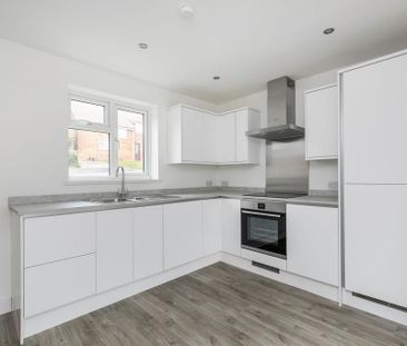 3 bedroom semi-detached house to rent - Photo 6