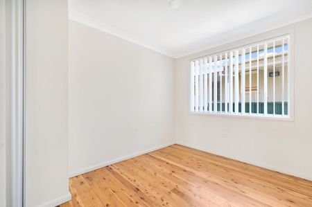 Beautiful Three Bedroom Home! - Photo 3