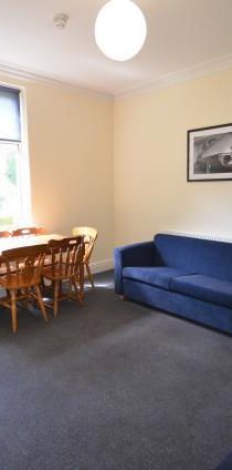 4 bedroom private hall to rent - Photo 1