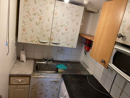 Studio Flat, High Road, IG1 - Photo 3