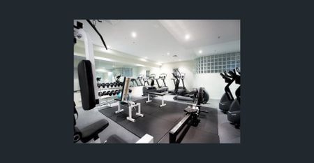 FULLY FURNISHED, NEAR RMIT & MELBOURNE UNIT - Photo 2