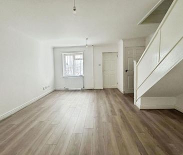 2 bedroom semi-detached house to rent - Photo 4