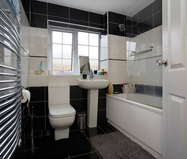 4 Bed Detached House, Oakwood Garth, LS8 - Photo 5